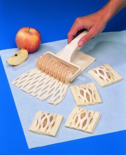 Alternative view of Valjček (rezalnik) za testo - mreža za pito