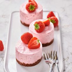 Alternative view of Mešanica za bavarsko jagodno kremo, 150g (FunCakes)